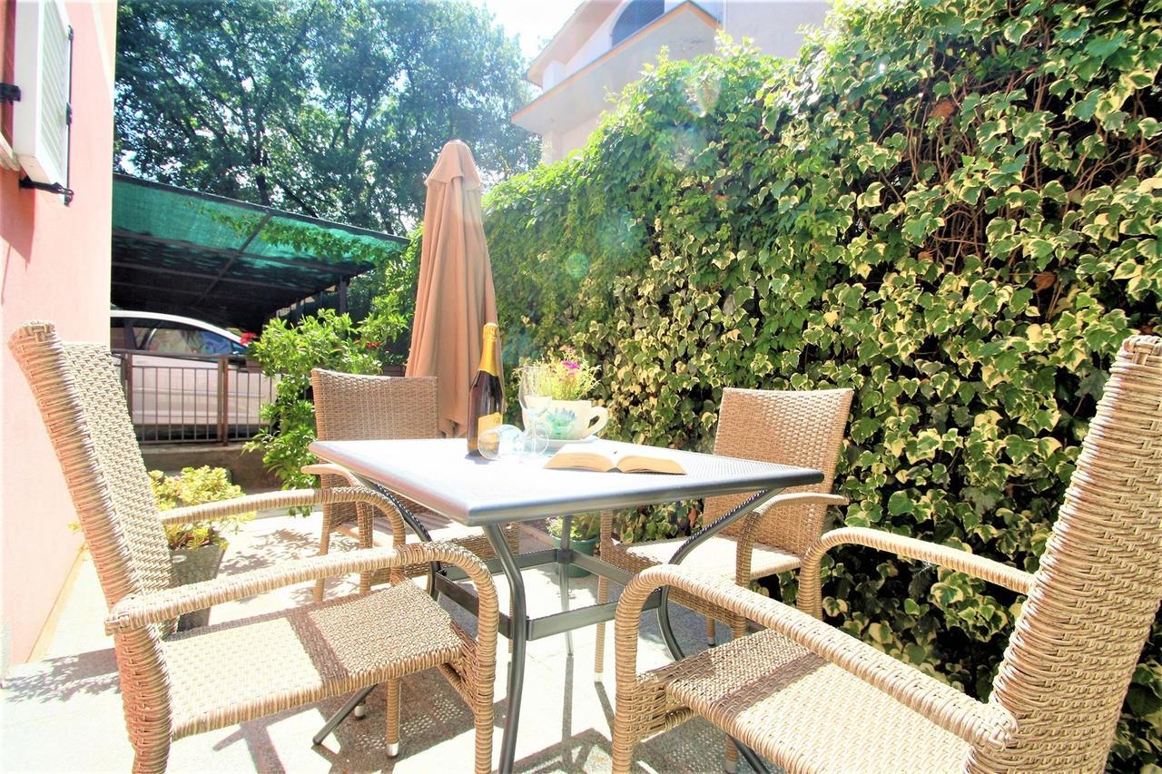 Apartment Amela Poreč Exterior foto
